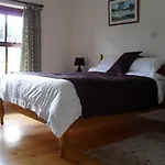 شقة Lovely Sea View 2-bed In Rineen Sleeps 4
