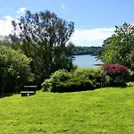 شقة Lovely Sea View 2-bed In Rineen Sleeps 4