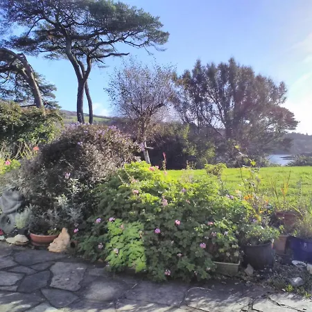 아파트 Lovely Sea View 2-bed In Rineen Sleeps 4