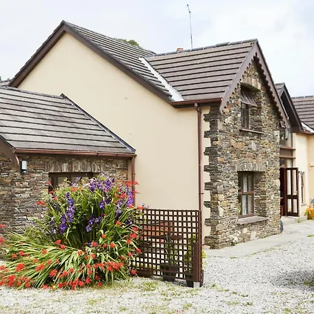 Lovely Sea View 2-bed In Rineen Sleeps 4 스키버렌