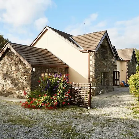 아파트 Lovely Sea View 2-bed In Rineen Sleeps 4 스키버렌