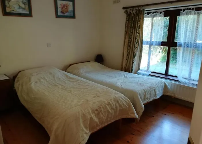 Lovely Sea View 2-bed In Rineen Sleeps 4 Skibbereen